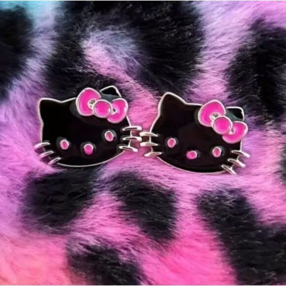Hello Kitty Black Stud Earrings - Picture 3 of 4